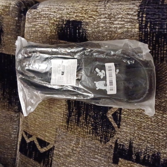 4/$60 New Black Mickey Mouse Slides - Size Eur 42-43 - Picture 4 of 6